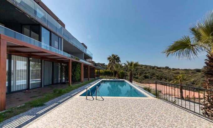 Meselik Wohnung | Pleasant Home with Shared Pool in Bodrum