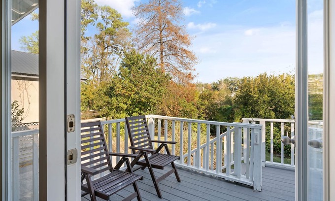 Saint Simons Heights Haus | Hosting Long Term Renters, FLETC and big dog friendly. Sleeps 8