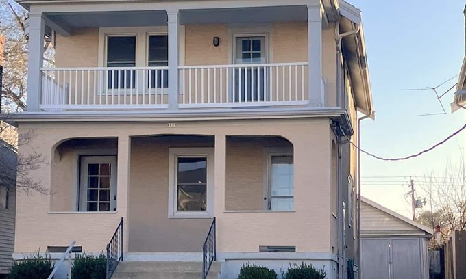 Norwood Haus | Hunter #2, Private One Bed near Xavier & Downtown