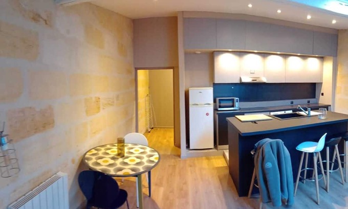 Bordeaux Golden Triangle Wohnung | Beautiful hyper center apartment in a quiet area