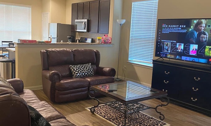 Katy Haus | Welcome home to a Lush welcoming space for you. Safe, Proximity to katy mills