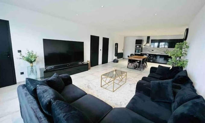 Livry-Gargan Wohnung | Très Grand Appartement / Sauna / Charles de Gaulle