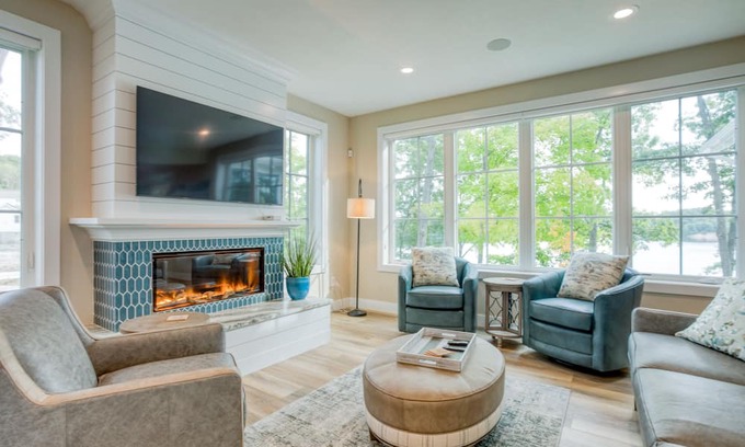 Mayfield Haus | 🏞️ Side-by-Side Serenity Lakefront Homes w/ Hot tub