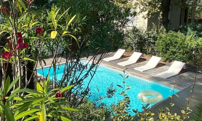 Neuilly-sur-Seine Haus | Villa Piscine aux Abatilles sleeps 8 near Arbousiers beach