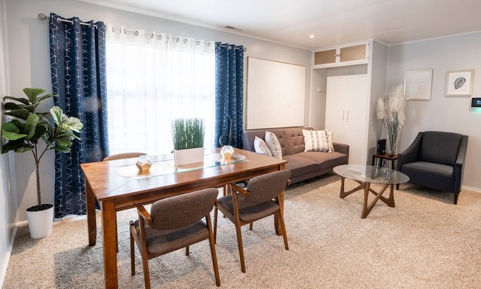 Saint Marys  Allen County Haus | Newly Renovated 3BR w/ King Bed - 4mi from DTFW