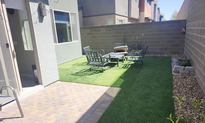 Henderson Haus | 3Br/2.5 Ba Townhome 20 mins from Vegas Strip