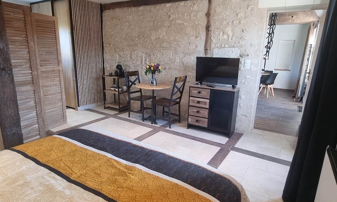 Orbigny Haus | Charming country gite near the BEAUVAL Zoo, close to numerous Châteaux.