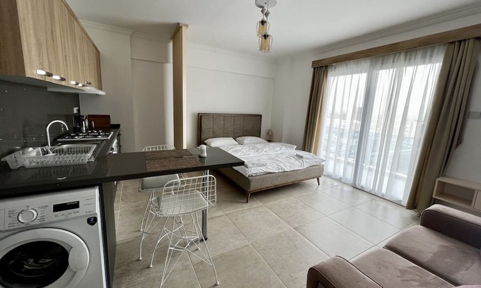 Trikomo Wohnung | Studio Flat with Balcony in Cyprus