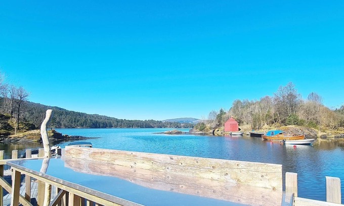Lonevag Haus | 5 person holiday home in LONEVÅG