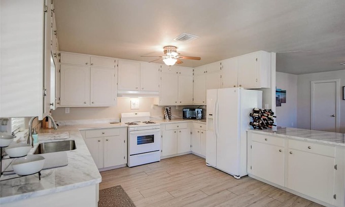 Granbury Haus | Waterfront Lake House with private boat launch and dock