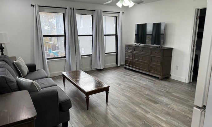 Lampasas Wohnung | 4 blocks from Historic Downtown Lampasas