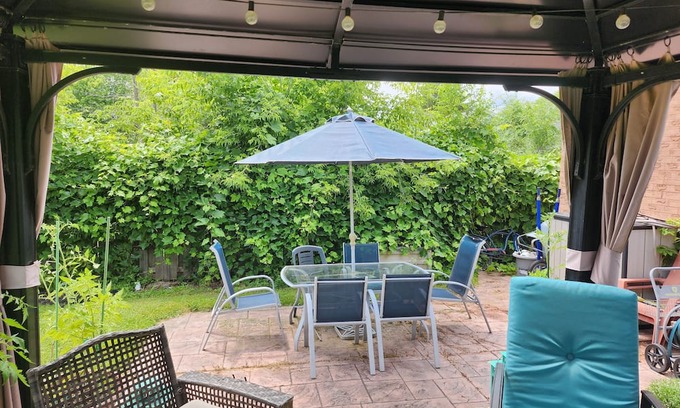 Keswick Haus | Large bungalow minutes to lake Simcoe with all the amenities you could ask for!