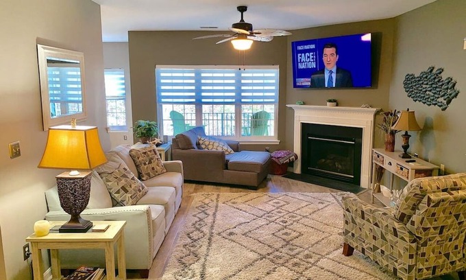 Essex Eigentumswohnung | Cozy, clean, peaceful and modern condo in safe area. Come lay back & Relax!