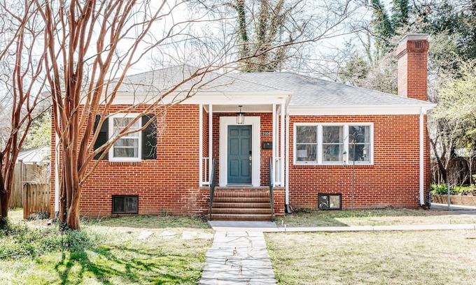 Lewis Mountain Haus | *NEW* Lewis Mtn Retreat: Walk to UVA & JPJ