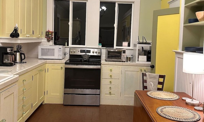 Pahoa Hütte | Da Jungalow sleeps 4, 10 minutes from Pahoa town, Kalapana and Black Sand Beach!