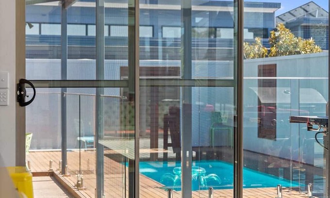 East Bendigo Haus | Top End Poolside | Holiday Home