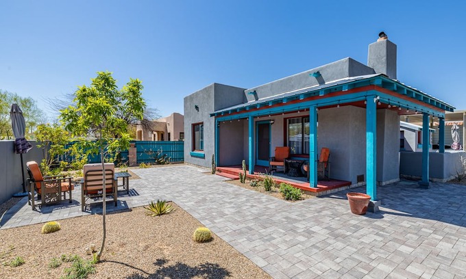 Tucson Haus | Modern, new house. One Block from Campus