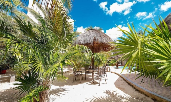 Progreso Municipality Wohnung | Very chic 3BR Condo, tons of amenities, 1 block fr