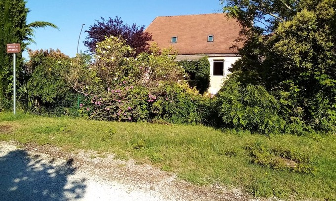 Nadillac Haus | Homerez - House for 6 ppl. with swimming-pool, garden and terrace at Nadillac