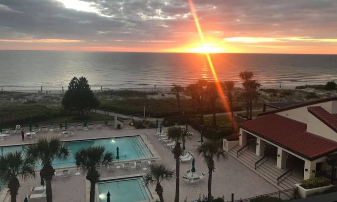 Longboat Key Haus | Breathtaking Gulf Views Prestigious Long Boat Key