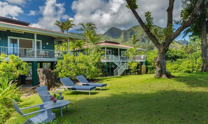 Wainiha Haus | Modern Beachfront Estate near Tunnels, Sleeps 12