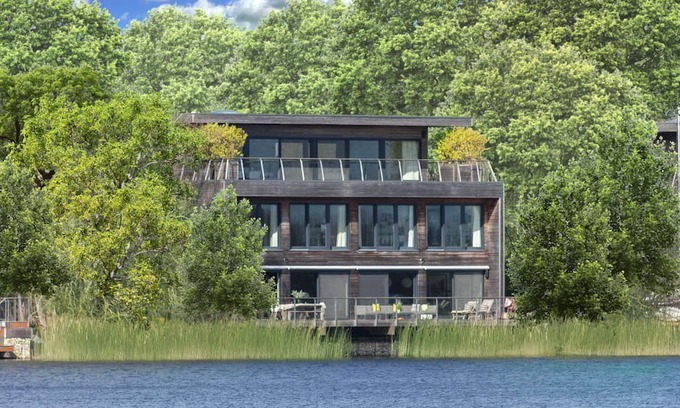 Lechlade Haus | Mallard Lodge, Lakes by Yoo, sleeps 6 adults +6 kids, spa/pool