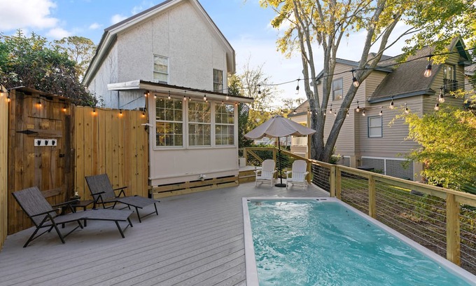 King City Haus | Village Walk - 3 bedrooms, 2 1/2 bathrooms located next to the Village