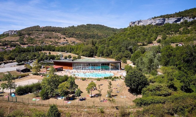 Ornans Skihütte | Luxe Sanitary XL 6 Pers. Villatent at 4-star campsite La Roche d'Ully