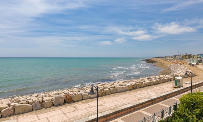 Old Town Wohnung | Centrally located apartment with sea view
