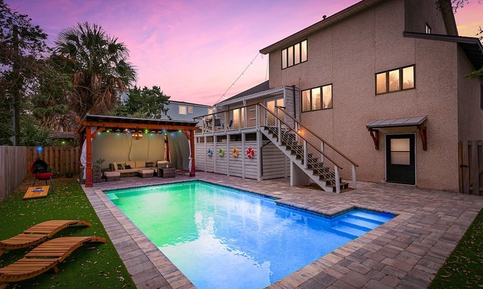 East Beach Haus | East Beach House w/ Pool 5BR Sleeps 12 Marsh Front