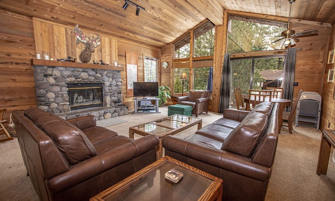 Lake Forest Haus | Vance: Sunny and Spacious Dollar Point Home