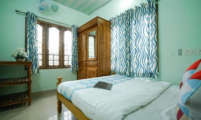 Devikolam Hütte | Scenic Views/3BHK Cottage Stay in Anachal/Munnar