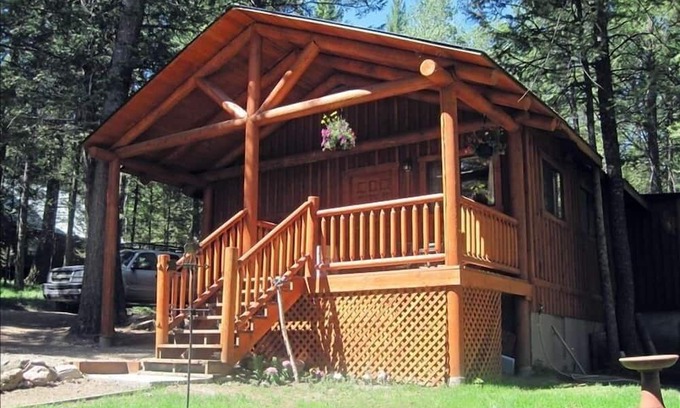 Island Park Kabine | Cozy Guest Cabin by Henry's Lake & Near Yellowstone
