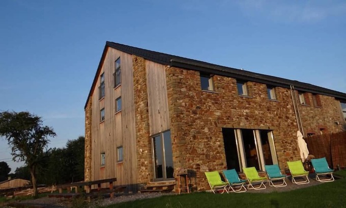 Lignieres Hütte | Spacious and comfortable gîte with garden and very nice view
