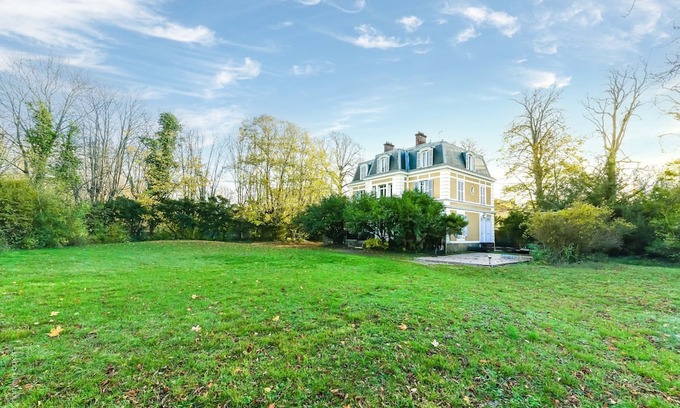 Champrosay Haus | middle-class house