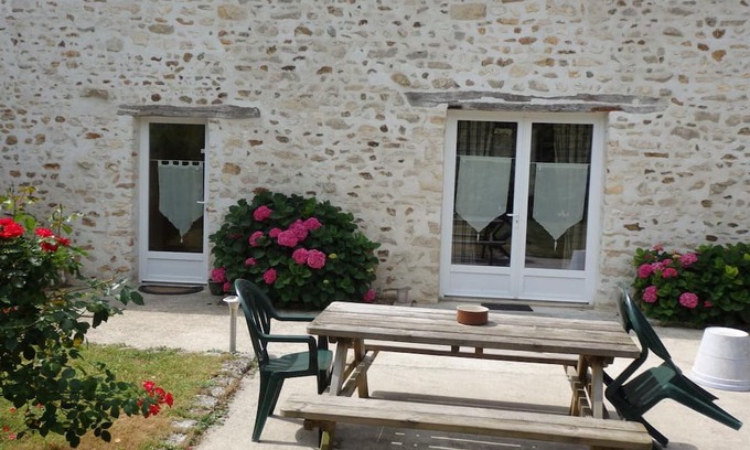 Arnouville-les-Mantes Hütte | Gite Arnouville-lès-Mantes, 3 bedrooms, 4 persons