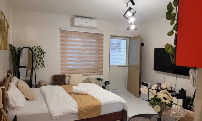 Lipa Haus | Serenity Home with Indoor Jacuzzi