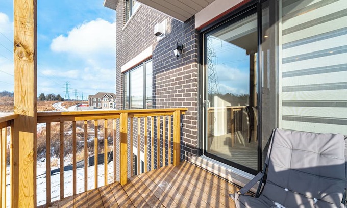 Vaughan Haus | Charming 5BR Escape: Unwind in Cozy Vaughan House