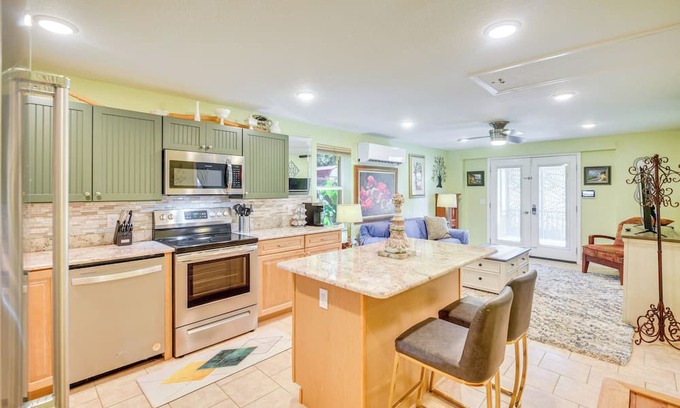 Umatilla Hütte | Cottage 13 Mi to Dtwn Mount Dora!