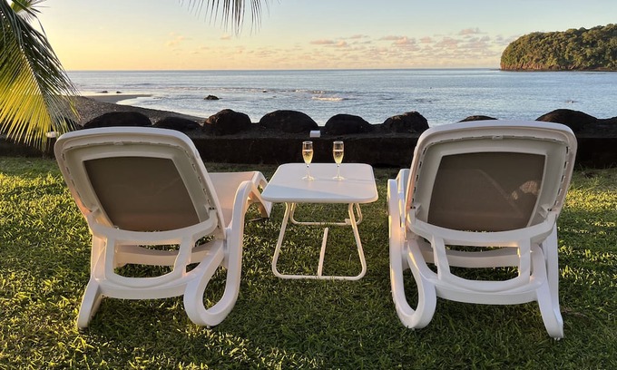 Tahiti Haus | NEW Luxury & Modern FARE MAOTI, A/C, Wifi, Private Parking, Private Beach Access