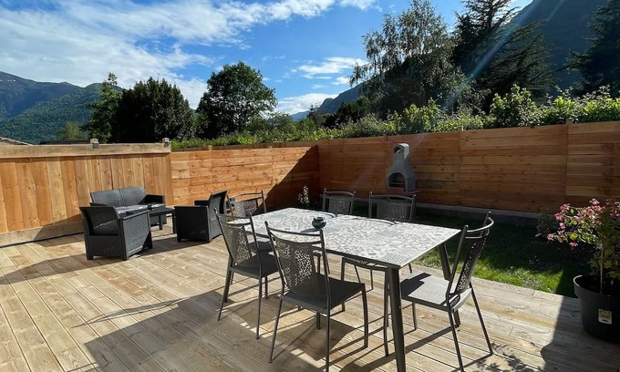 Chaum Haus | Holiday Home 'Miaffo' with Mountain View, Wi-Fi and Air Conditioning