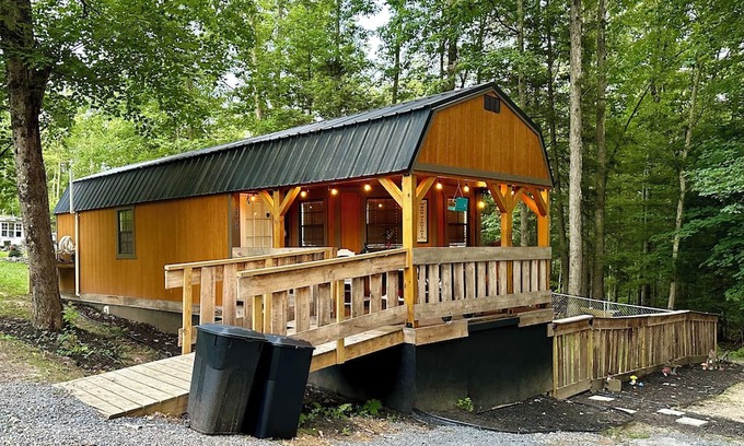 Canvas Kabine | Cozy 2-bedroom cabin in wonderful Mount Nebo with AC, Heat, WiFi