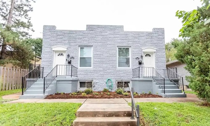 St. Louis Haus | Cozy townhome in Central St. Louis