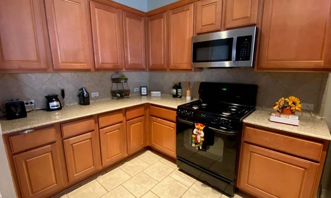 Pearland Haus | Upscale Pearland Home in Prime Location! Unique and Spacious!