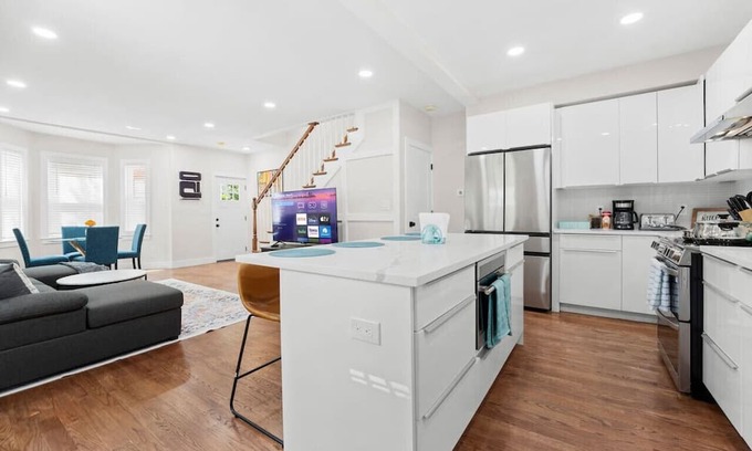 Allston Haus | Luxe 3BD 2BA apt close to Downtown w Free Parking!