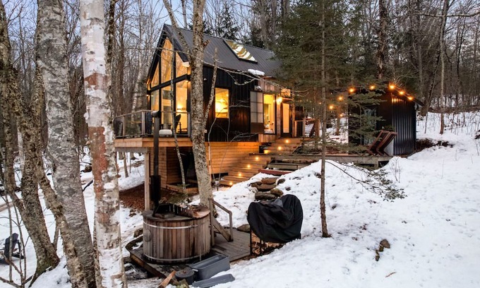 Hampstead Kabine | Secluded Lakefront Treetop Cabin with Nordic Spa
