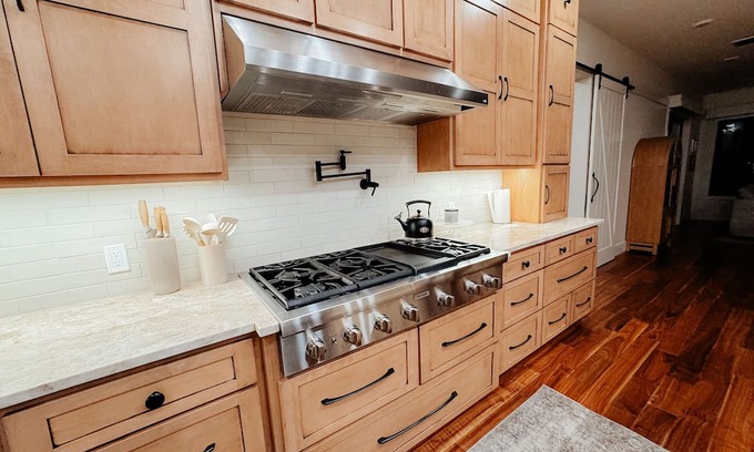 St. Anthony Haus | Snake River Estate - Direct River Access & Firepit