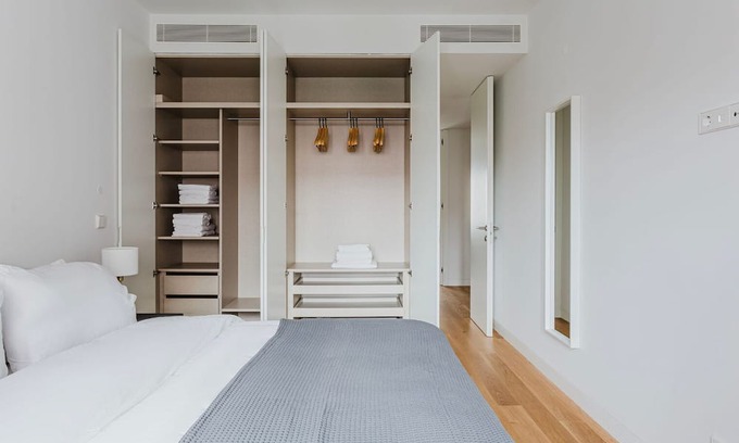 Alto do Pina Wohnung | Blueground | Areeiro, w/d, a/c, swimming pool