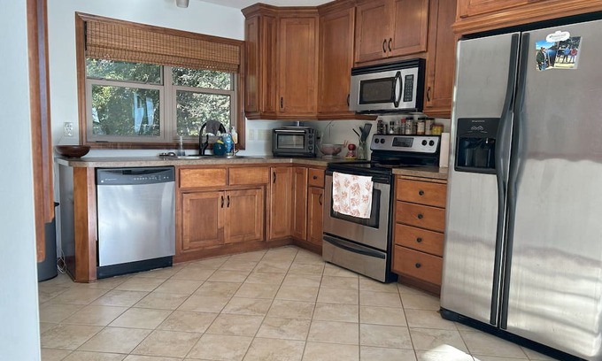 Zimmerman Kabine | Charming Lake Home with endless hosting options!