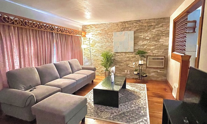 Cheektowaga Haus | Cozy Home in Cheektowaga